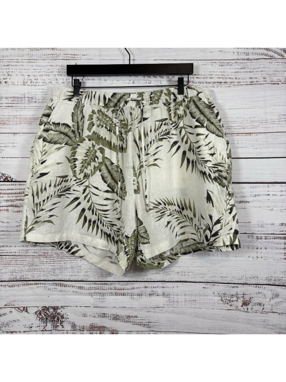 C&C White Green Leaf Print 100% Linen Shorts